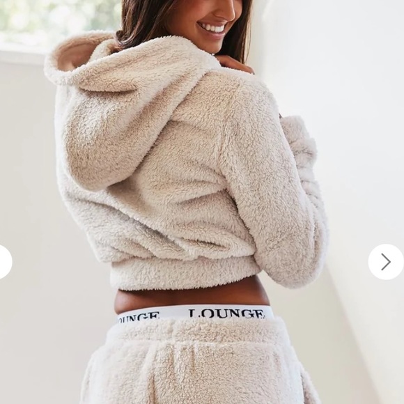 LOUNGE Underwear Cozy Teddy Crop Hoodie - Picture 2 of 9